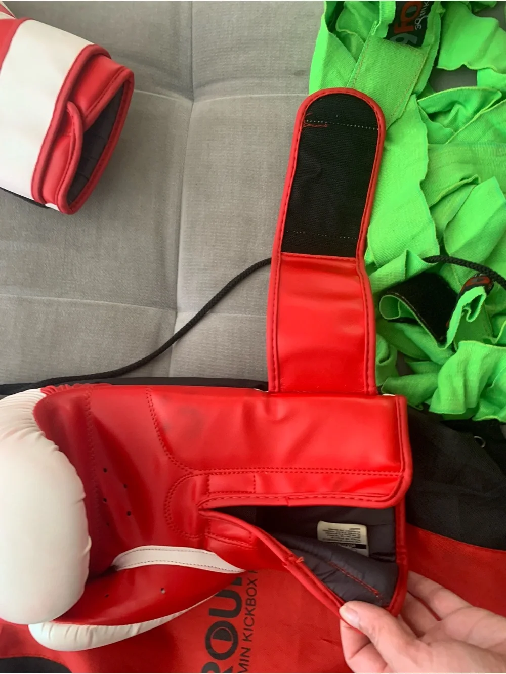 9Round White Red Boxing Gloves